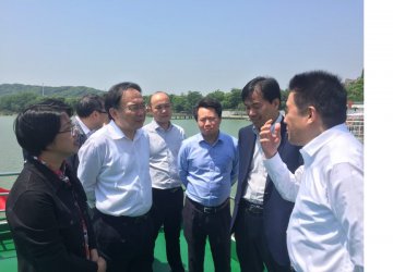 无锡市委主要领导调研太湖应急度夏工作